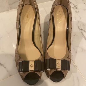 Coach Emma Brown Signature Peep Toe Wedge Size 8.5